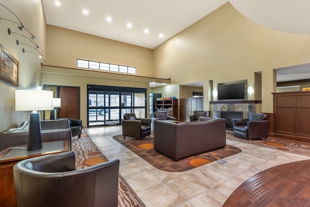 ベスト ウエスタン プラス グランド アイランド イン & スイーツ