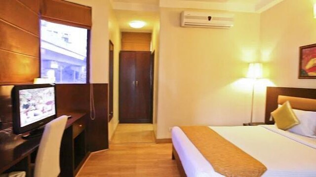 クラークス イン カイラシュ コロニー