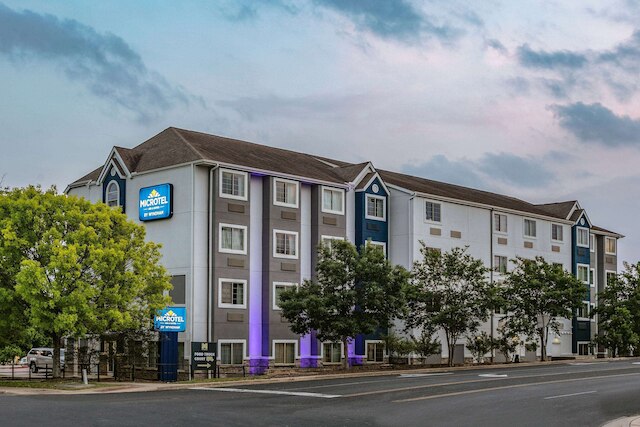 マイクロテル イン & スイーツ バイ ウィンダム オースティン エアポート