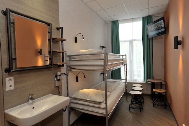 ホテル ツーリスト イン