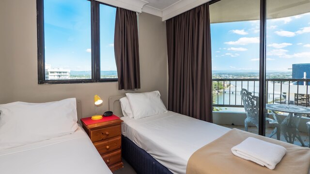 アリストクラット アパートメンツ