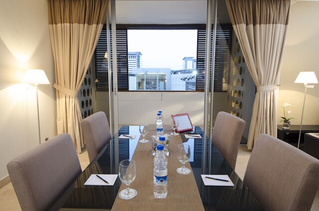 ジ アパートメンツ ドバイ ワールド トレードセンター