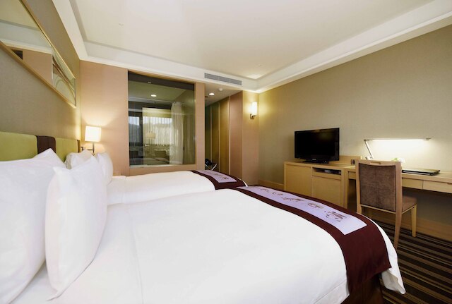 フーロン 台北 イースト (福容大飯店台北二館)