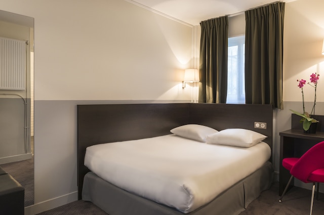 オテル デゼクリヴァン