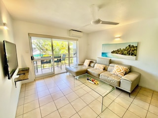 リーフ ゲートウェイ アパートメンツ