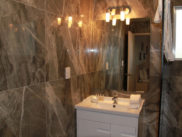 アシュレ キャメロット アームス モーター ロッジ