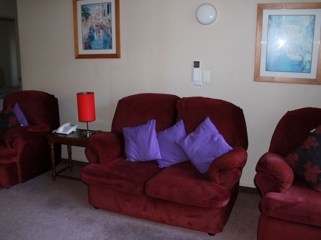 アシュレ キャメロット アームス モーター ロッジ