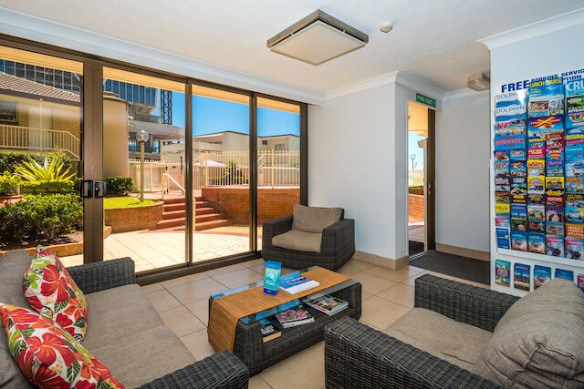 ブレーカーズ ノース アブソリュート ビーチフロント アパート