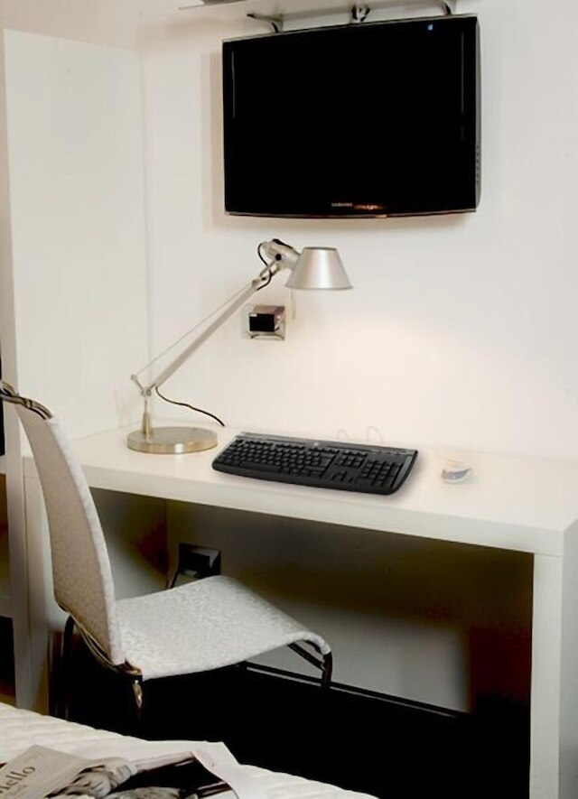 ホテル ブルーマン カセルタ