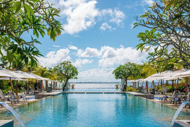 クリムゾン リゾート アンド スパ マクタン