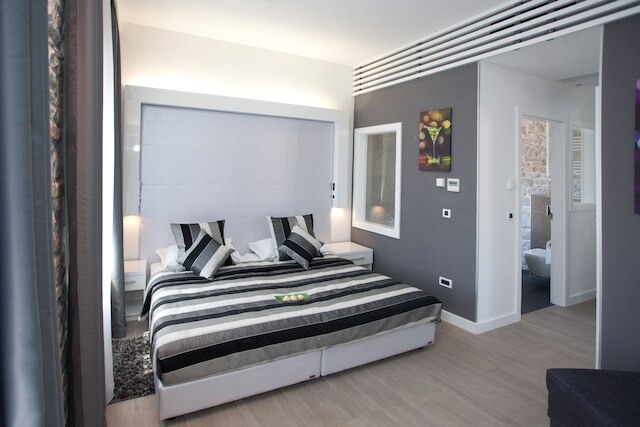 オーセンティック ラグジュアリー ルームズ