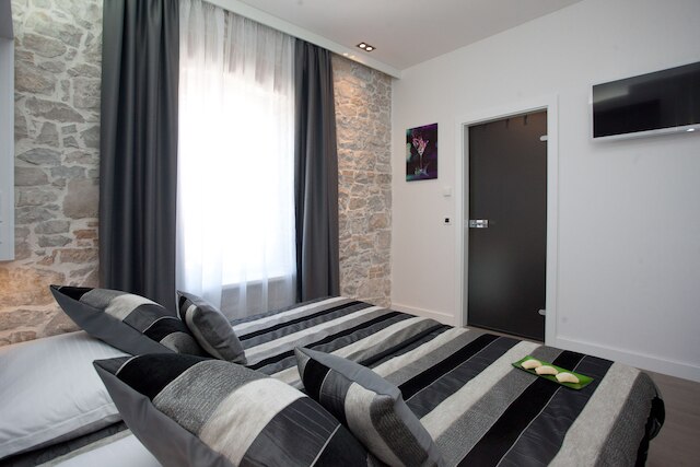 オーセンティック ラグジュアリー ルームズ