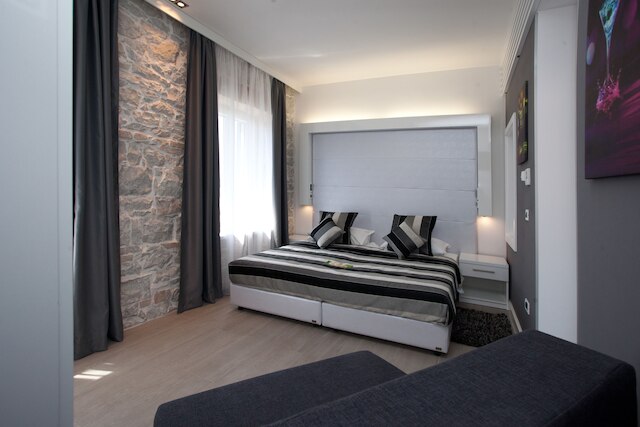 オーセンティック ラグジュアリー ルームズ