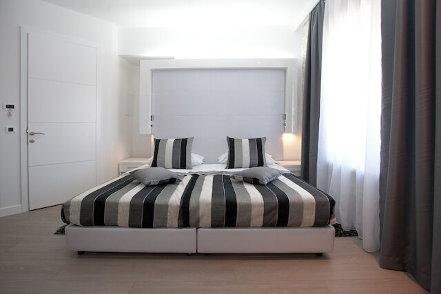 オーセンティック ラグジュアリー ルームズ