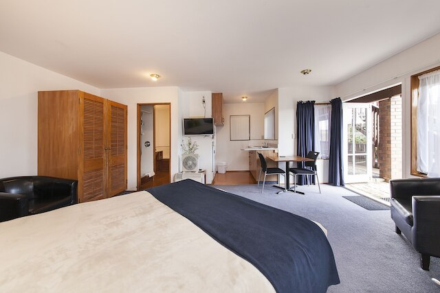 カスカード レイクフロント モーテル