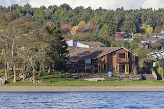 カスカード レイクフロント モーテル