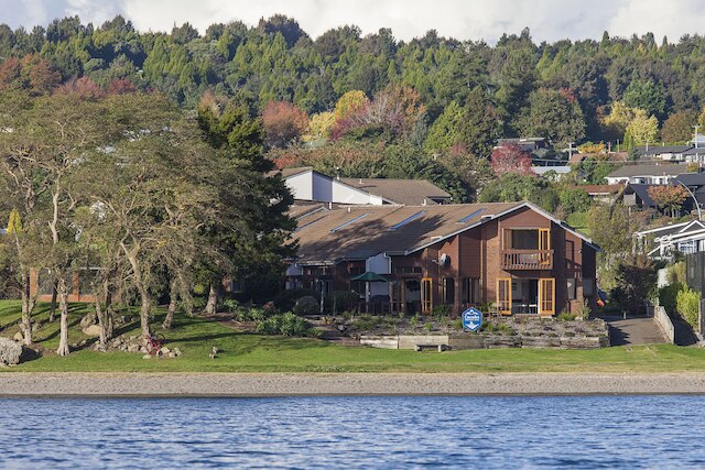 カスカード レイクフロント モーテル