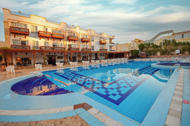 ファルコン ナーマ スター ホテル