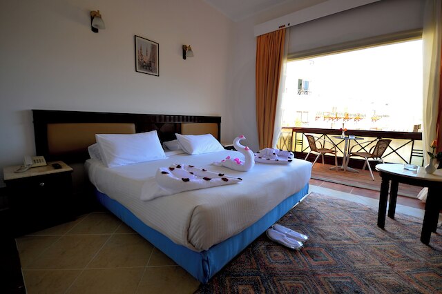 ファルコン ナーマ スター ホテル