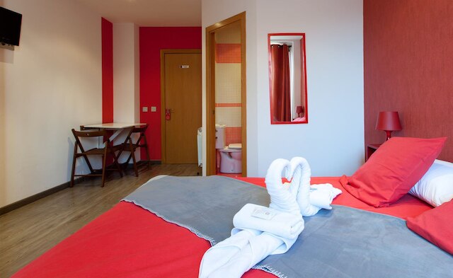 ホスタル アブリル