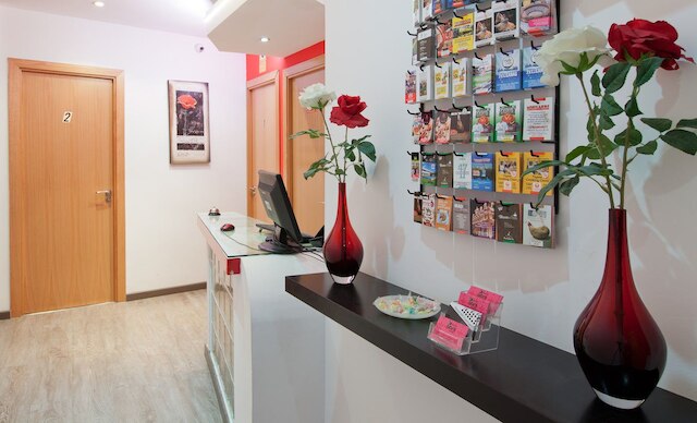 ホスタル アブリル