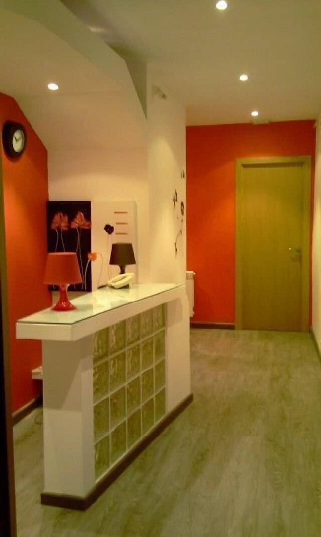 ホスタル アブリル