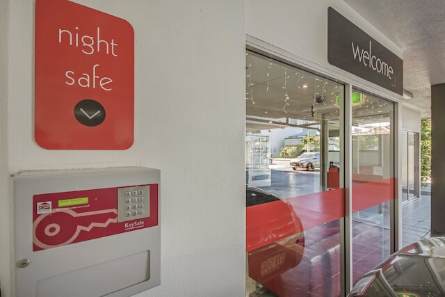 ザ チャームサイド アパートメンツ