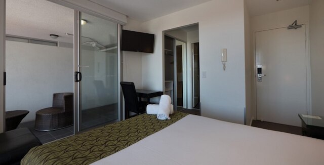 ザ チャームサイド アパートメンツ