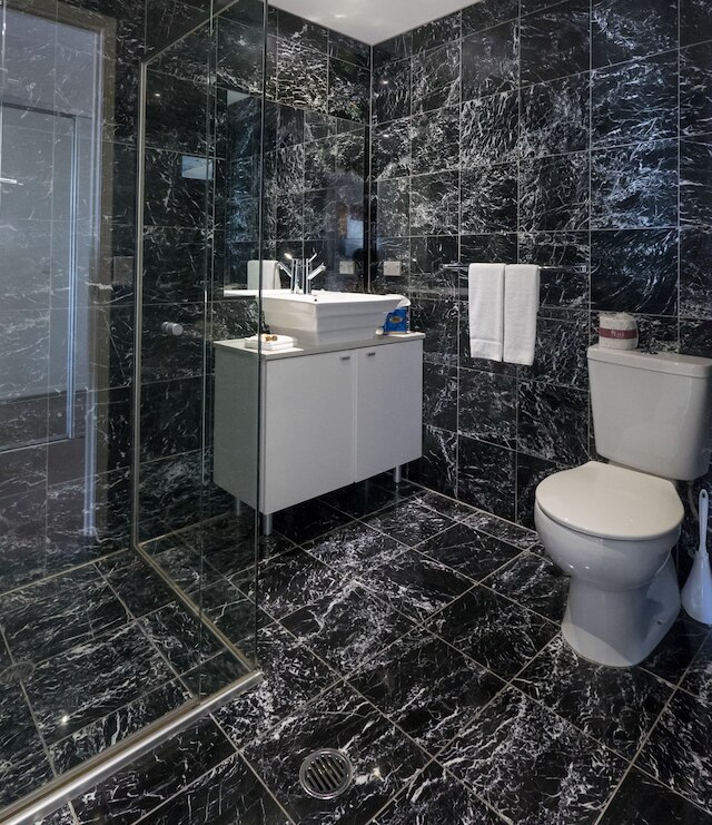 ザ チャームサイド アパートメンツ