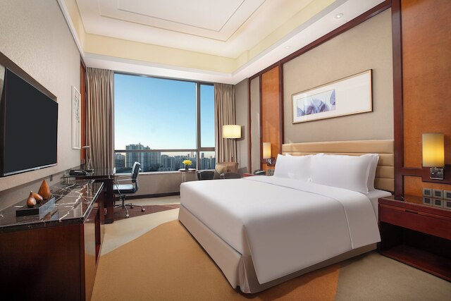 クラウン プラザ 天津 ビンハイ センター by IHG (天津濱海聖光皇冠假日酒店)