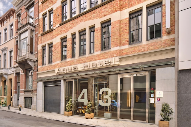 ホテル・アクア by HappyCulture