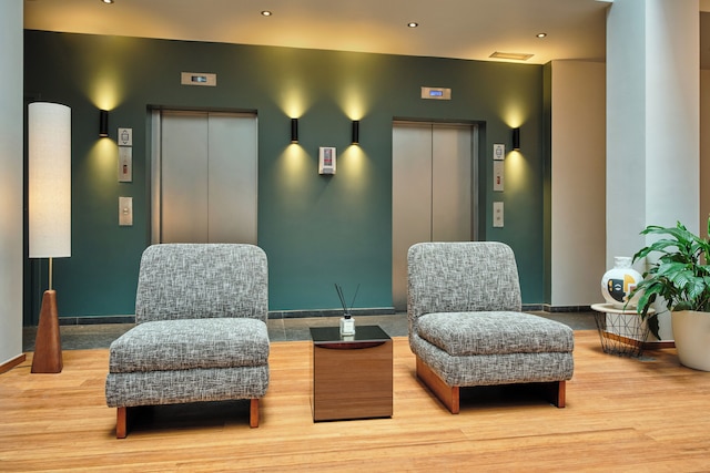 ホテル・アクア by HappyCulture