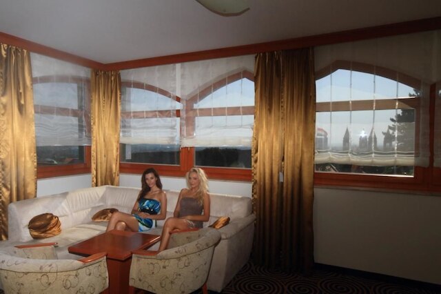 サンドール ホテル