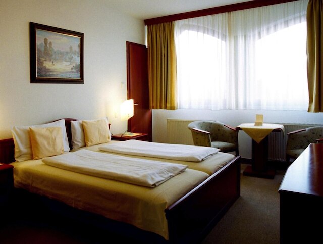 サンドール ホテル