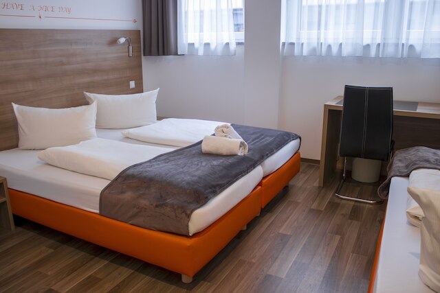 オランジュ ホテル ウント アパートメンツ