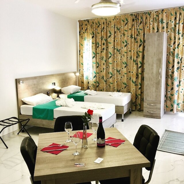 フォー レスト アパートホテル