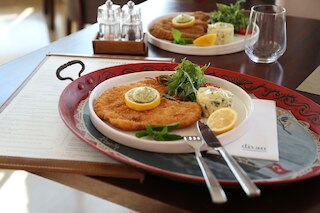 ディバン チュクルハーン - ブティック クラス