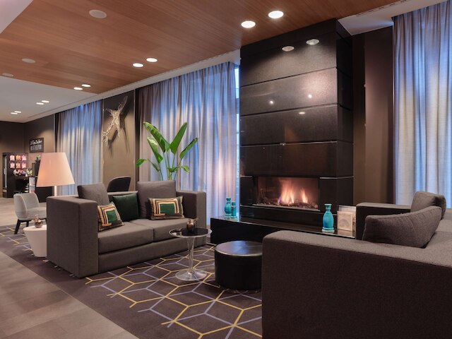 アディーナ アパートメント ホテル ベルリン ハッケンシャー マルクト