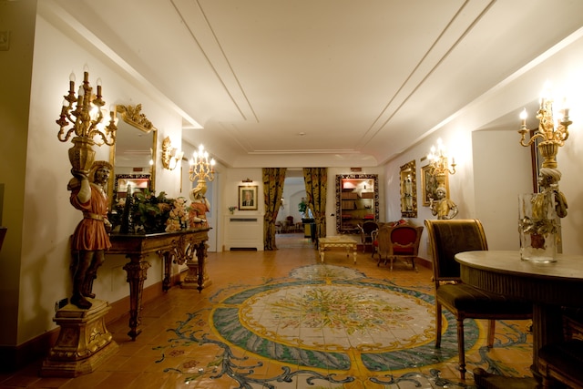 ホテル ボタニコ サン ラザロ