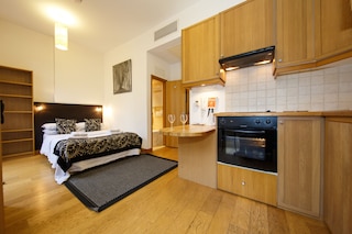 スタジオズ 2 レット ブルームズベリー