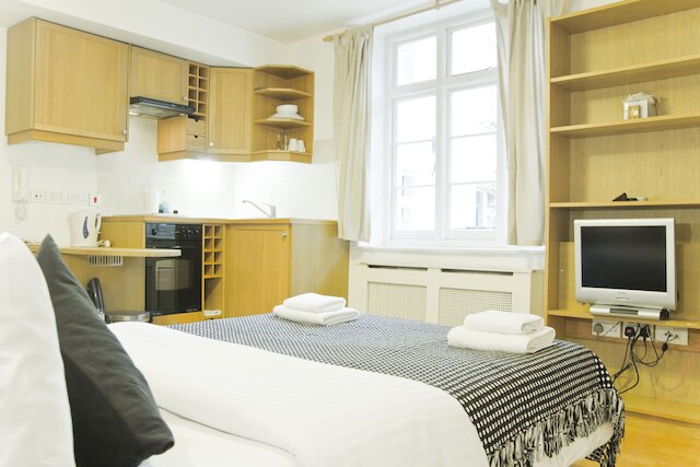 スタジオズ 2 レット ブルームズベリー