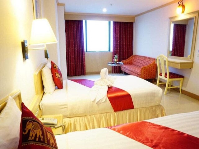 ベイ ホテル シーナカリン