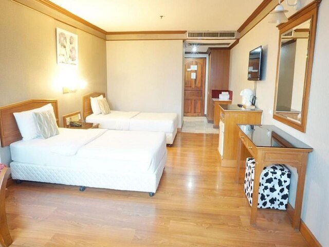 ベイ ホテル シーナカリン