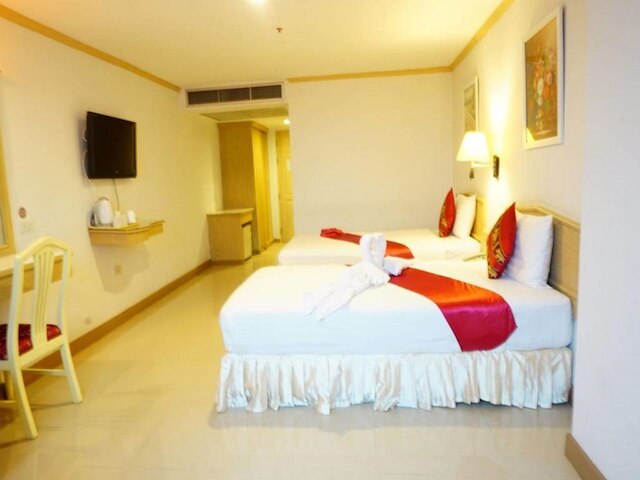 ベイ ホテル シーナカリン