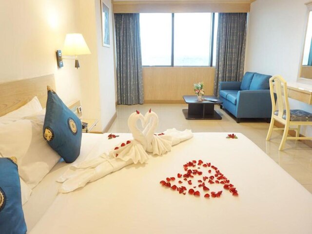 ベイ ホテル シーナカリン