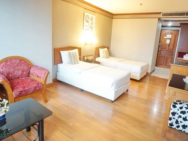 ベイ ホテル シーナカリン