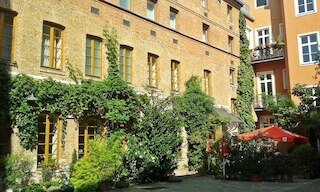 ホテル ファブリク