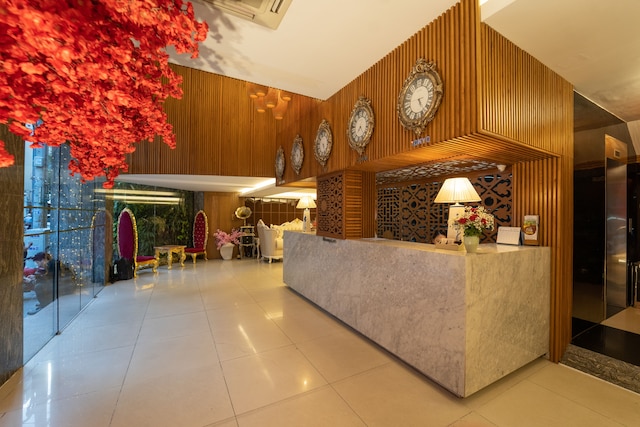 ザ ホワイト ホテル 8A タイ ヴァン ルン