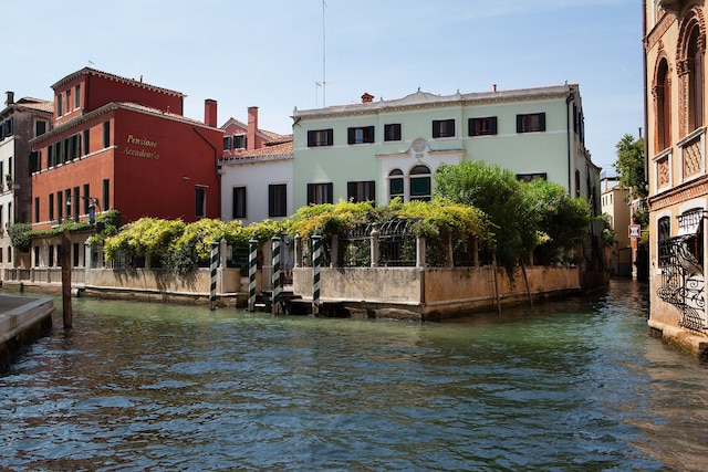 ペンシォーネ アッカデミア ヴィラ マラヴェージュ