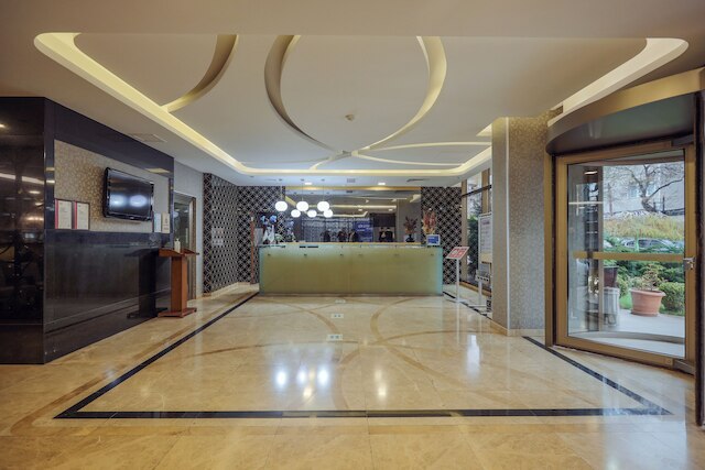 ニザ パーク ホテル